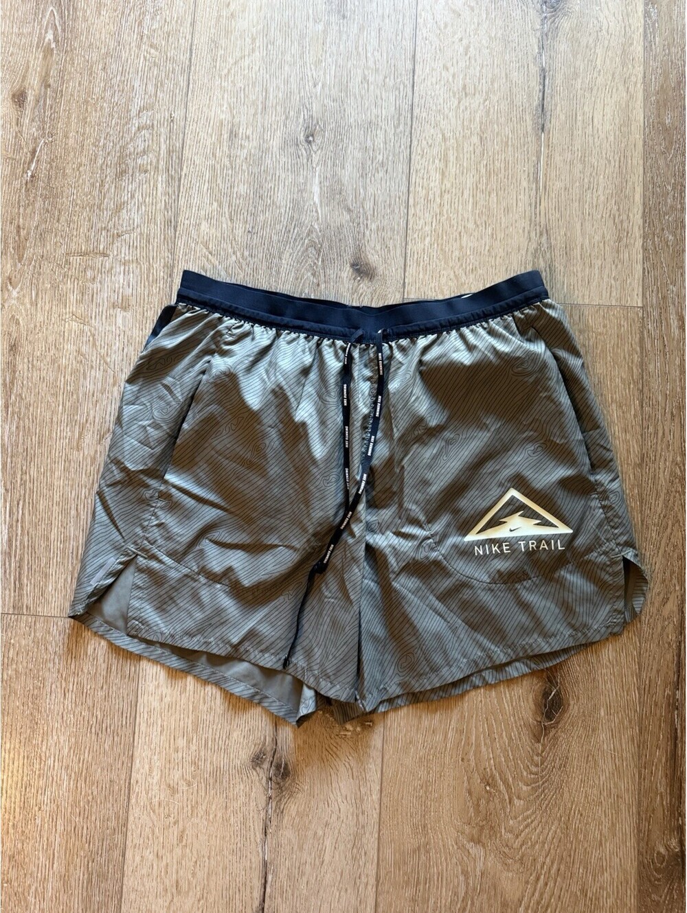 Mens Nike Trail Sz M Green Black Shorts 5” Inseam Brief Liner Very Gently Worn